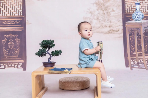 白银孕妇尖肚子和圆肚子